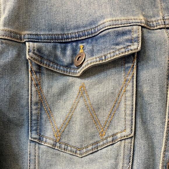 Wrangler Unisex Light Blue Denim Jacket - Picture 5 of 9